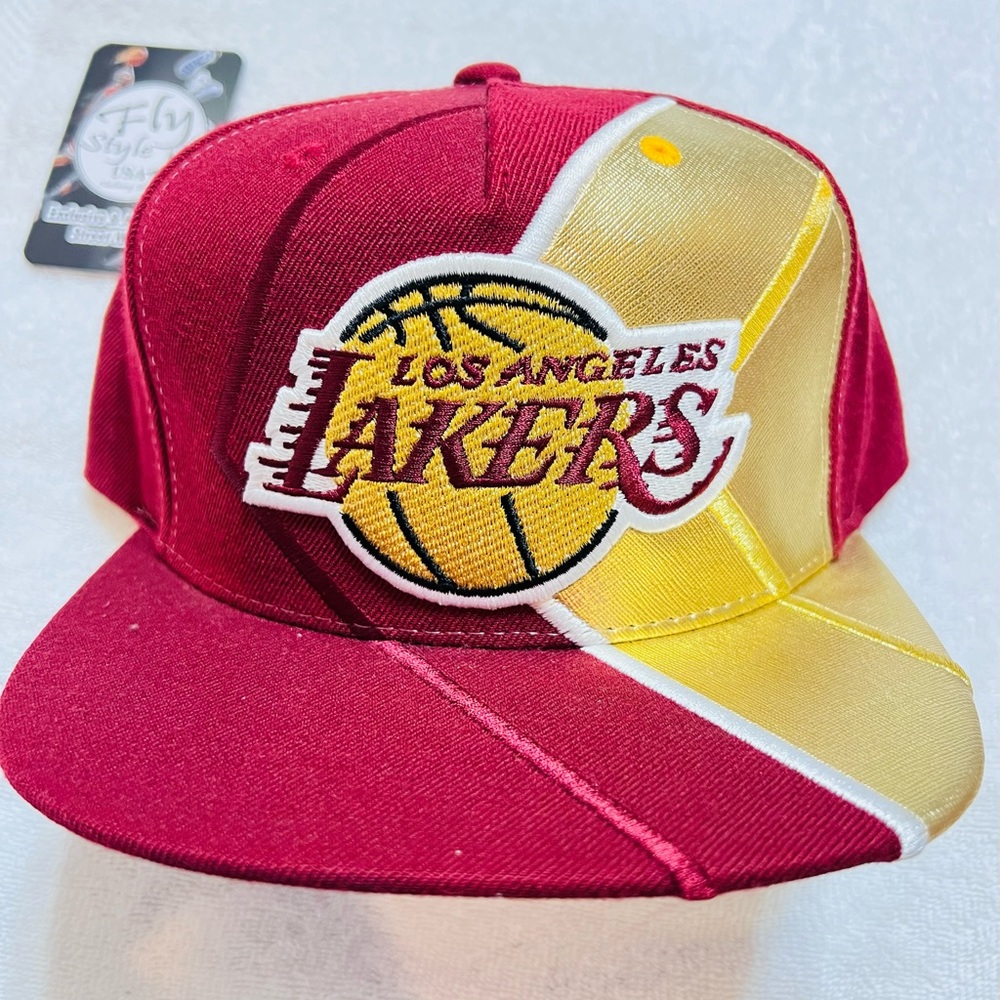 Exclusive Mitchell & Ness Los Angeles Lakers Burgundy & Gold Color Snapback Hat